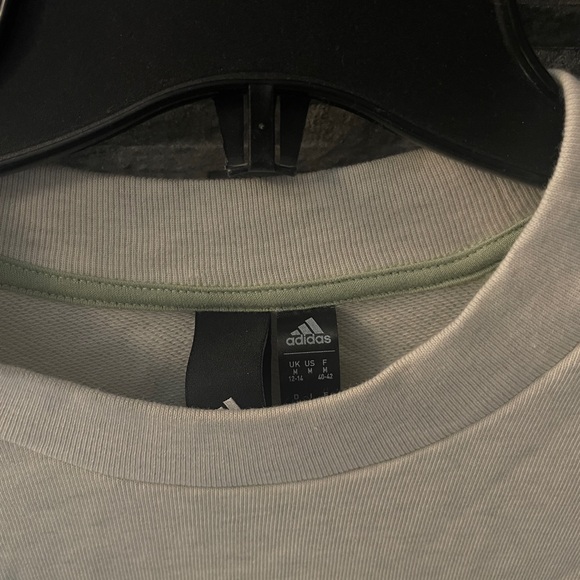Adidas US size medium light grey cropped sweatshirt - Picture 4 of 7